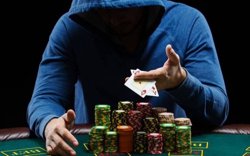 Poker Software beats multiple Poker professionals at the same time