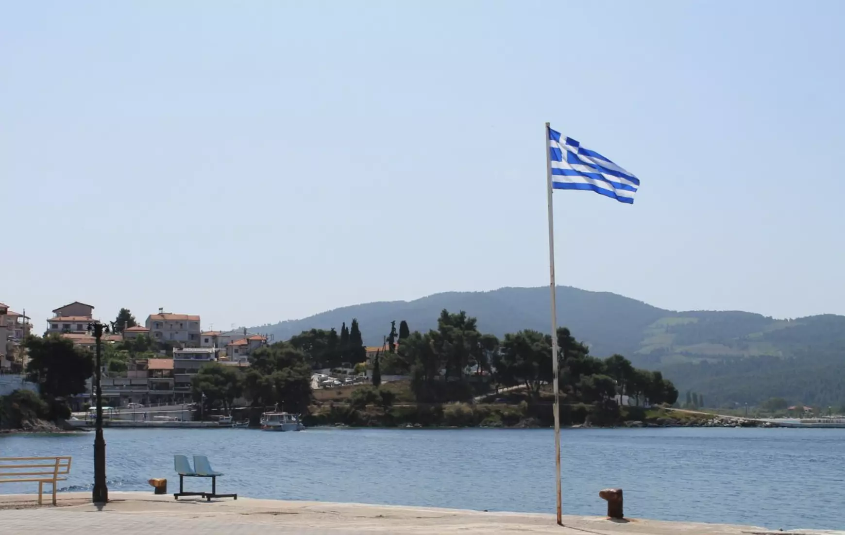 Batas taruhan meningkat sepuluh kali lipat dari 2 menjadi 20 euro di Yunani